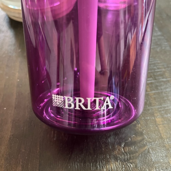 BRITA Premium Filtering Water Bottle - Hard Sided Plastic, 36oz - Picture 7 of 9